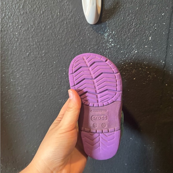 CROCS Purple and Blue Butterfly Kids Clogs - Picture 8 of 8